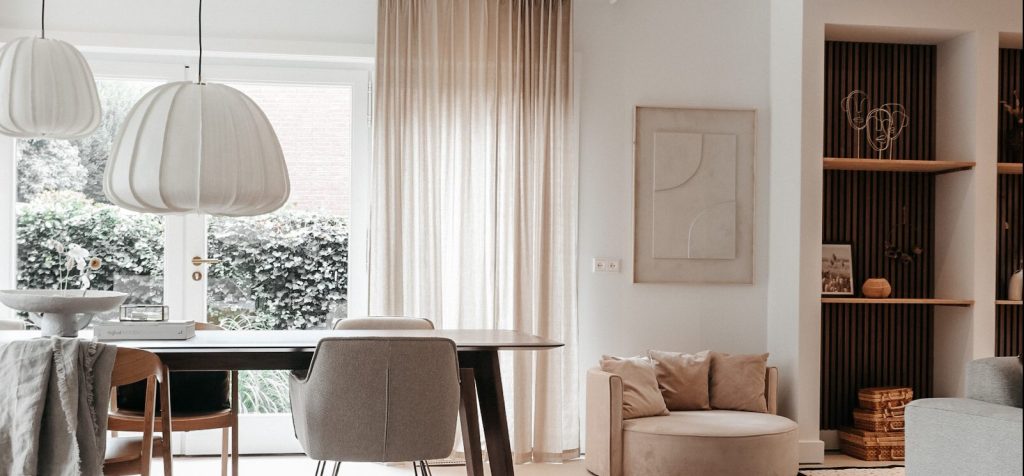 walnut-living-room-decorative-space