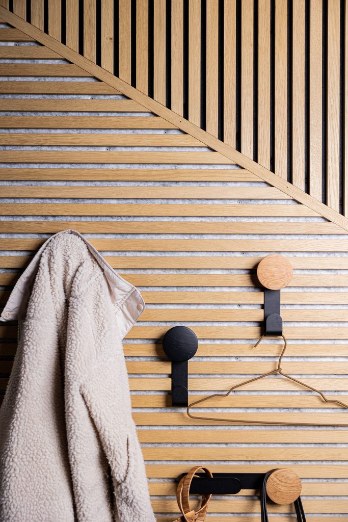 woodupp-create-wall-hangers