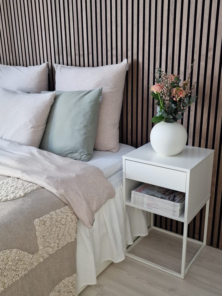 Akupanel-Walnut-bedroom-headboard-SE-@annelii01-51