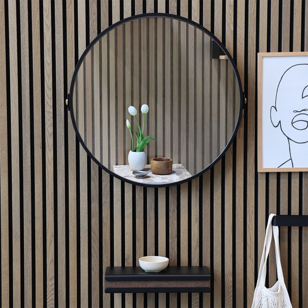 mirror-black-front