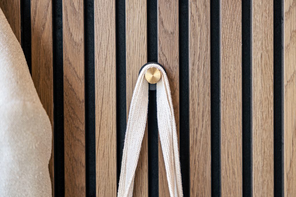 page-coat-hook1