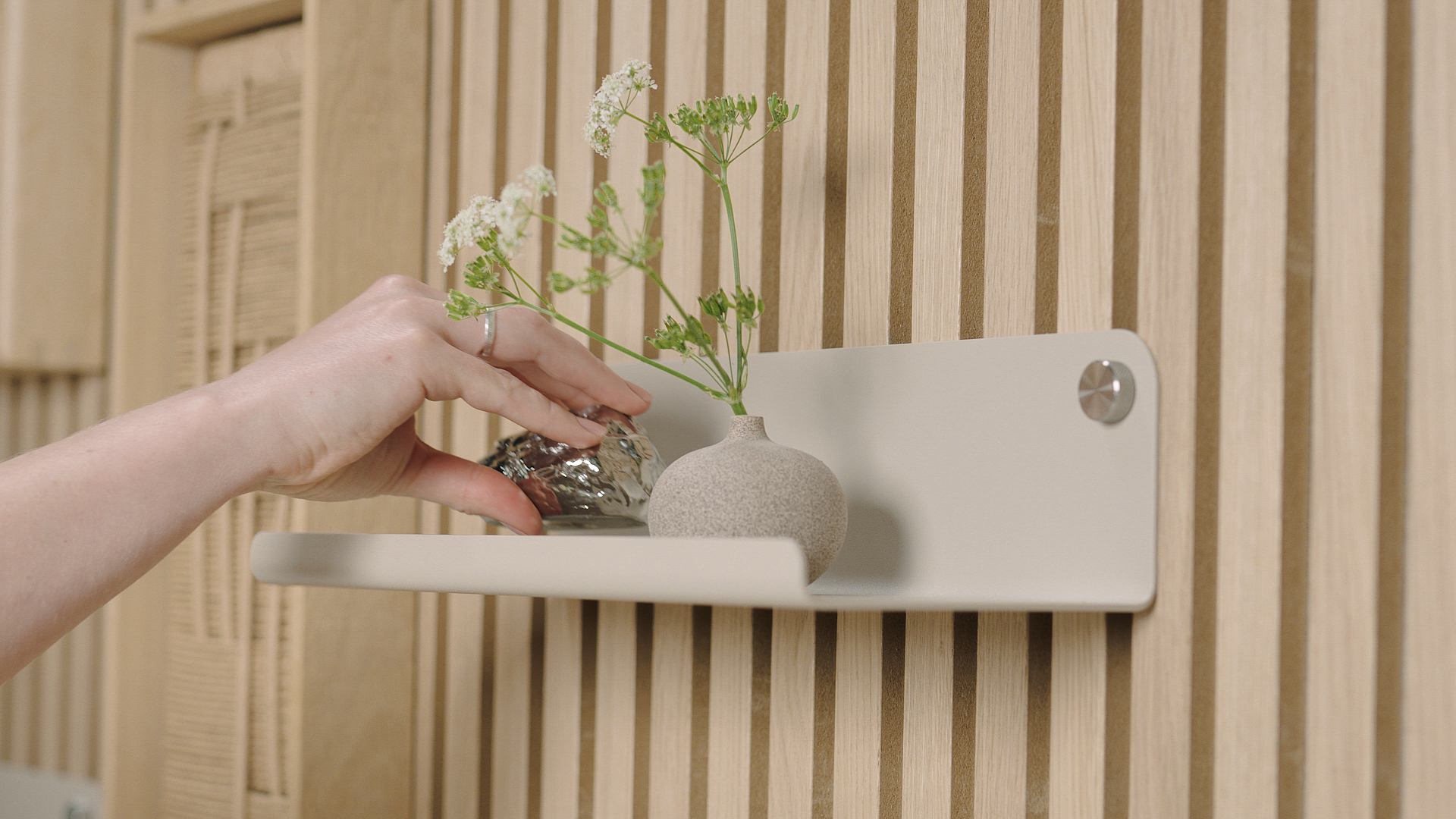 Styling_w._woodupp_diningroom_cecilie_longform_vid_16.9_msk .00_00_19_24.Still002-3