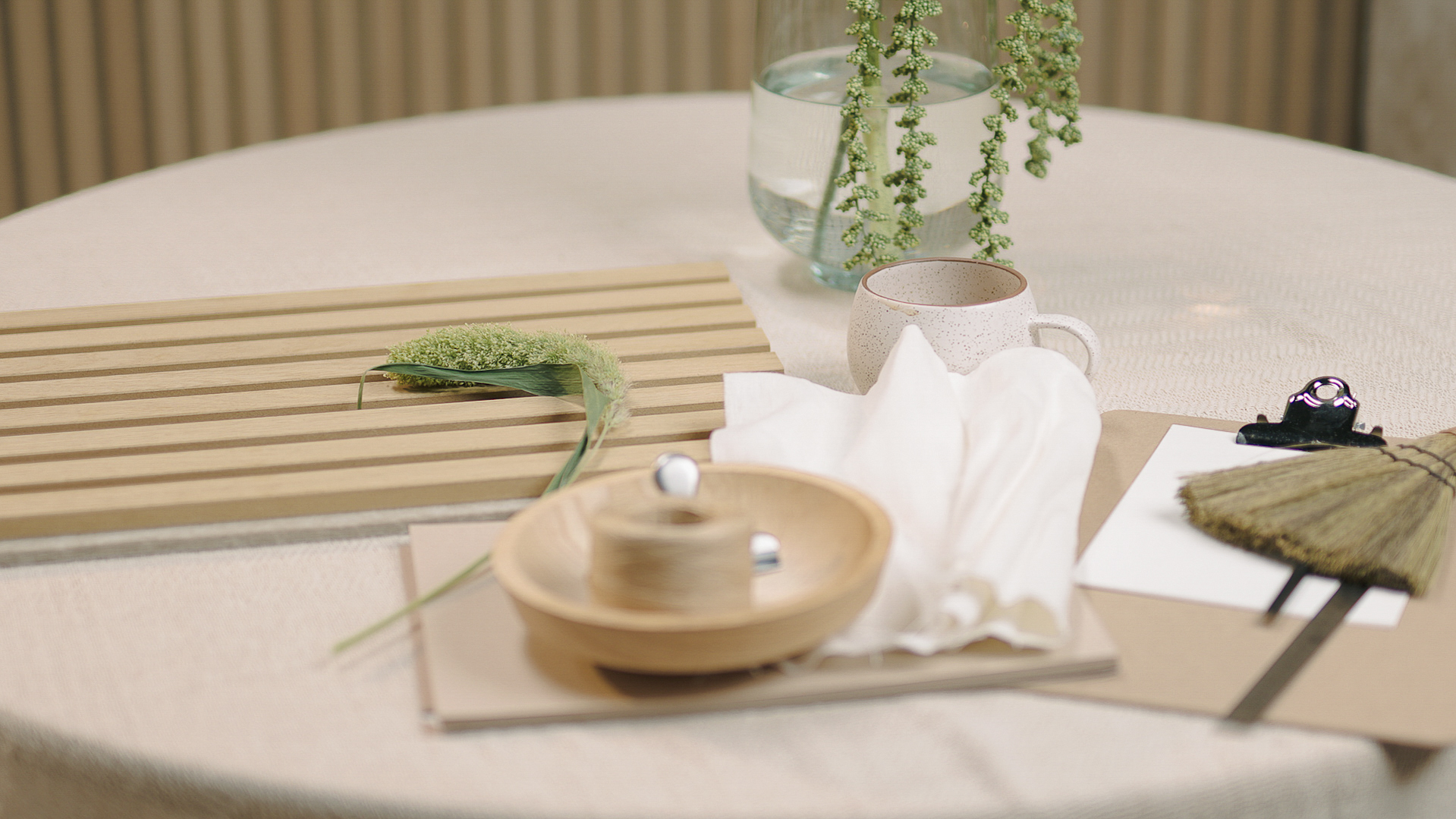 Styling_w._woodupp_diningroom_cecilie_longform_vid_16.9_msk .00_00_32_19.Still001-4