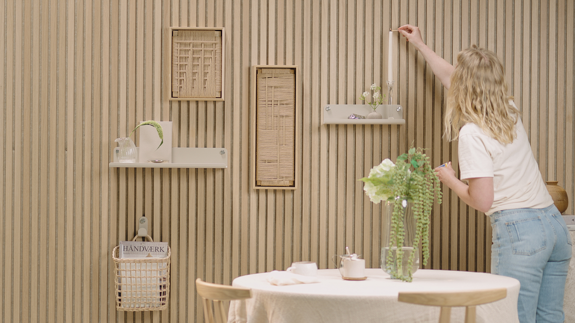 Styling_w._woodupp_diningroom_cecilie_longform_vid_16.9_msk .00_00_54_01.Still006