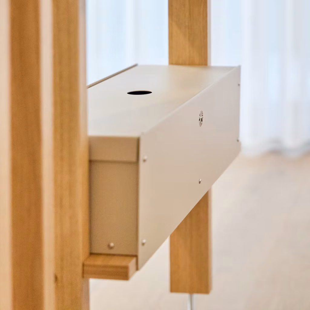 Image 4 de 9 dans la galerie EMBRACE | Nell Metal Box