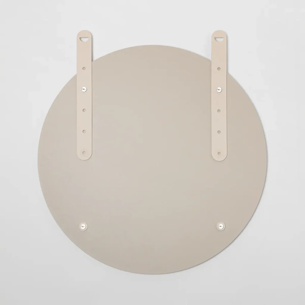 Afbeelding 4 van 7 in EMBRACE | Vala Mirror galerie