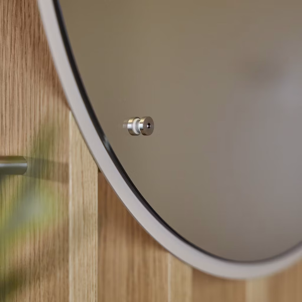 Afbeelding 6 van 7 in EMBRACE | Vala Mirror galerie