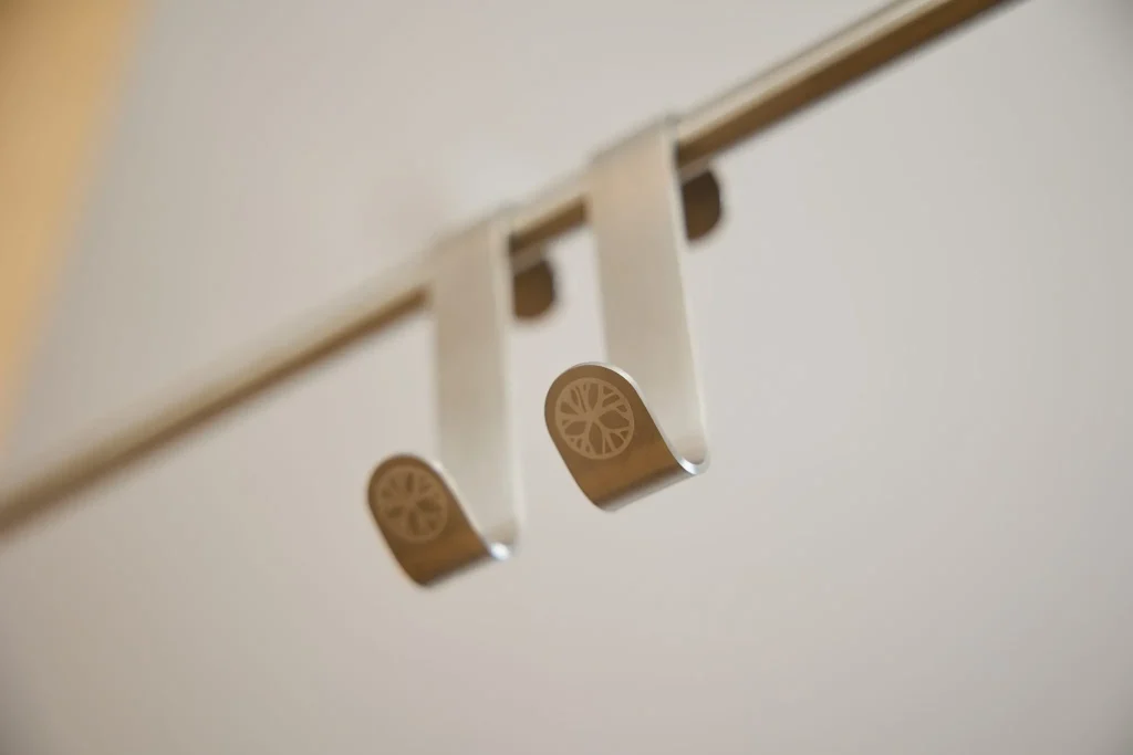 Image 8 de 9 dans la galerie EMBRACE | S-hook (2 pcs)